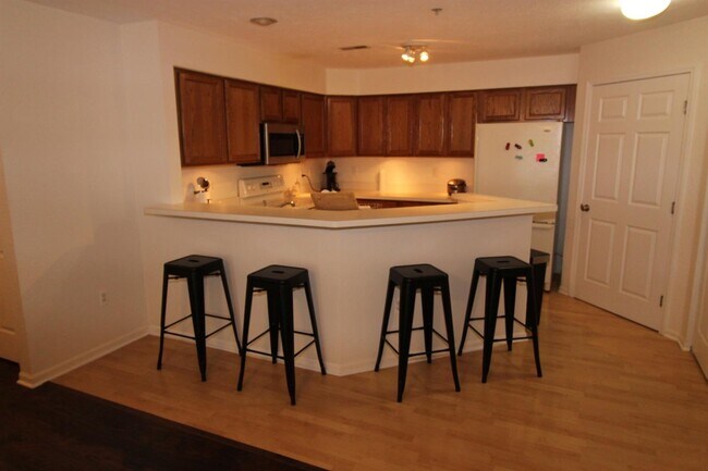 Building Photo - 1396 Heatherwood Ln