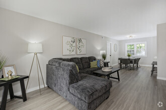 Building Photo - 754 Hemlock Dr