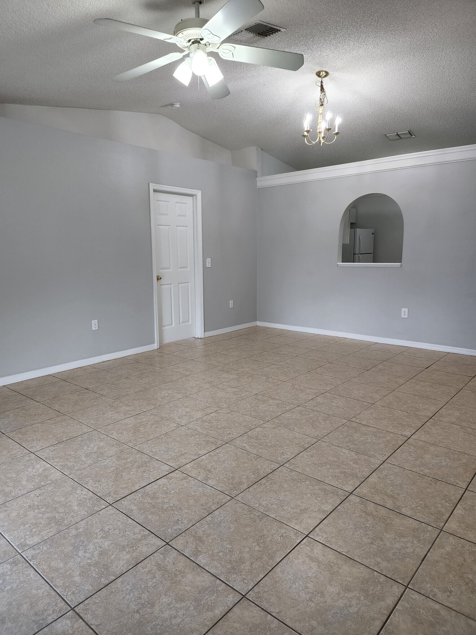 Building Photo - 4100 Mendenwood Ln