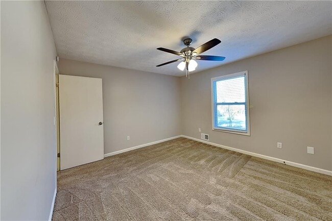 Building Photo - 208 Emerald Cove Ln