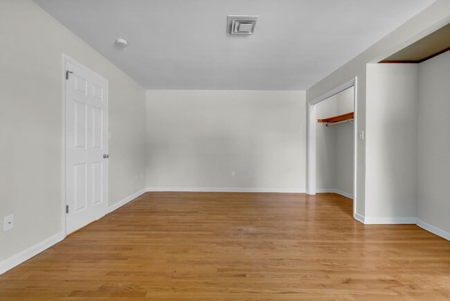 Building Photo - Spacious 4-Bedroom, 2.5-Bath Home – West E...