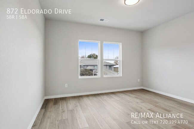 Building Photo - 872 Eldorado Dr