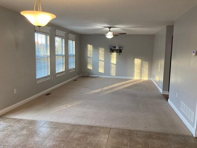 Building Photo - 100 Twin Lakes Dr