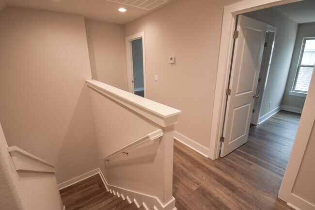 Building Photo - NOW LEASING