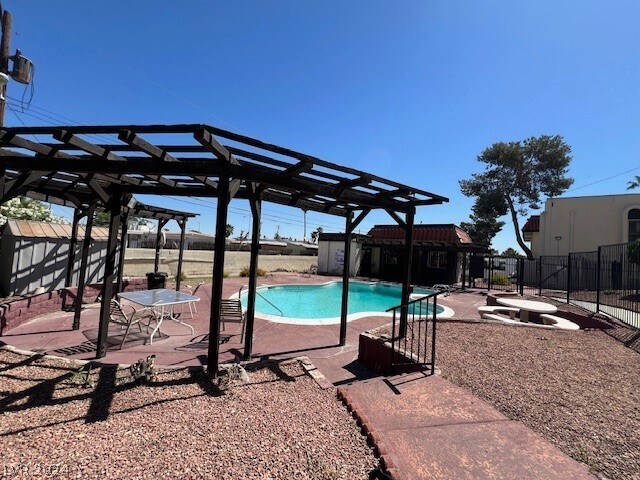 Building Photo - 1390 E Vegas Valley Dr