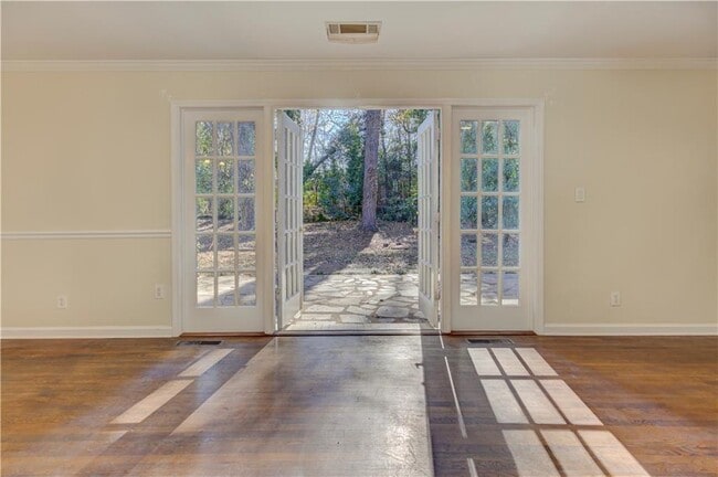 Building Photo - 465 Windsor Parkway