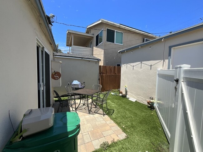 Building Photo - 1948 Reed Ave