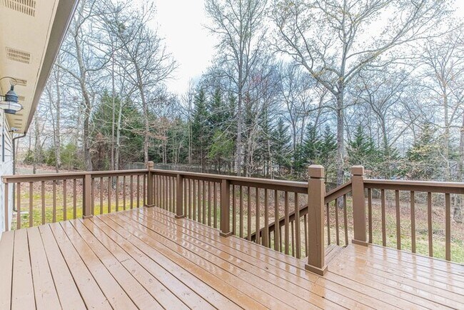 Building Photo - Ranch 3 bedroom 2 bath !
