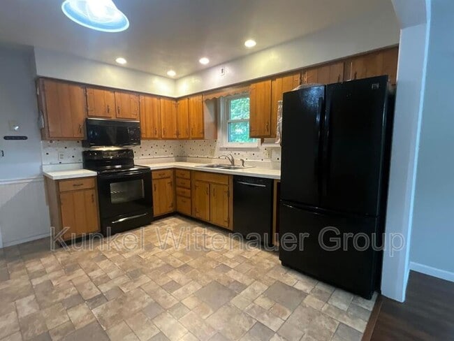 Building Photo - 3863 Timberlake Dr