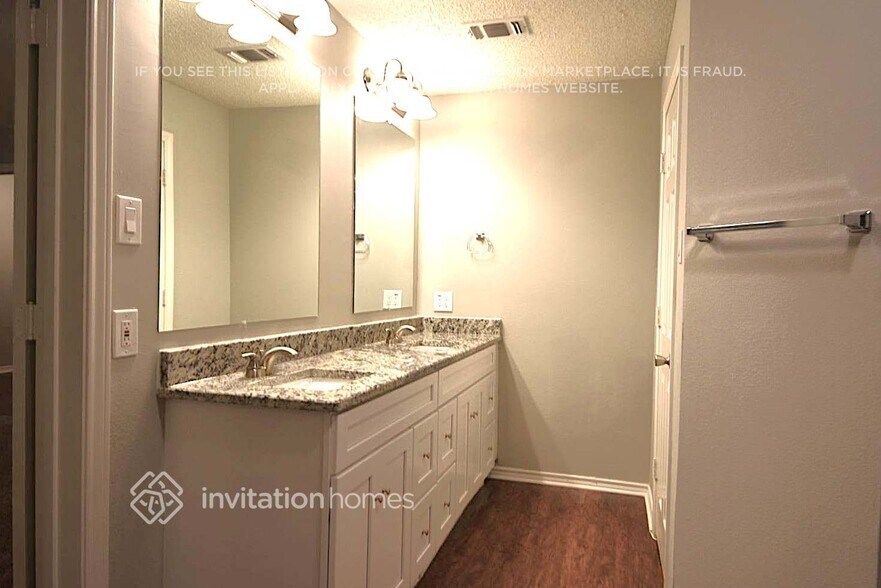 Building Photo - 3908 Helmsford Dr