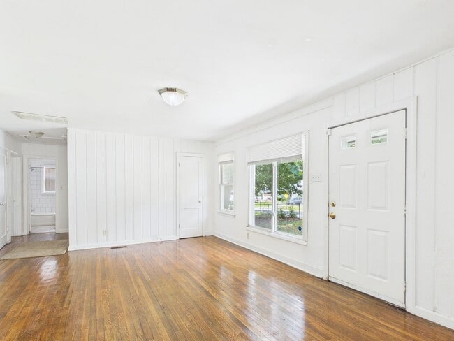 Building Photo - 622 Fayette Ave