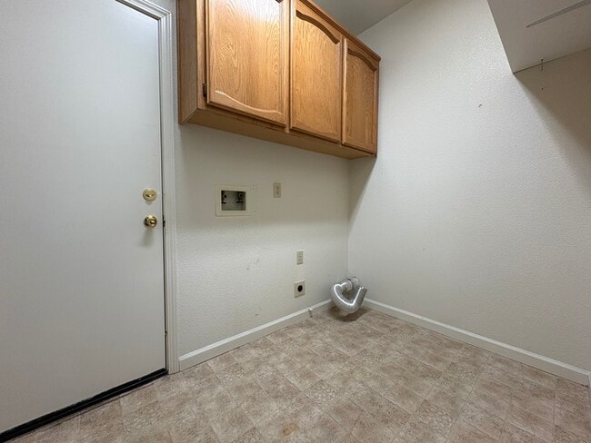 Building Photo - Great 3 Bedroom 2 Bathroom Home for Rent i...
