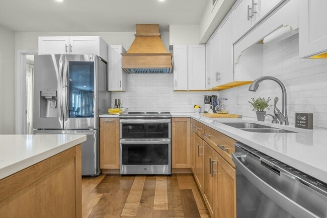 Building Photo - 3203 Page Ave