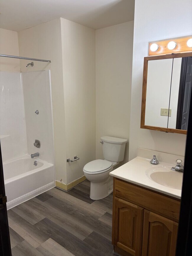 Interior Photo - Evergreen Apartments of Hartford, LLC