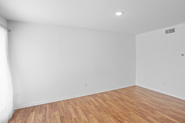 Building Photo - 1408 Hughes St