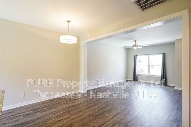 Building Photo - 2402 Danilynn Dr