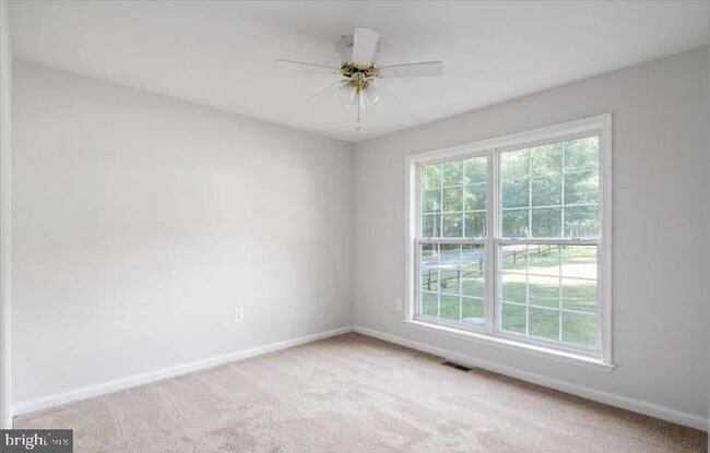 Building Photo - 206 Cedar Ridge Dr