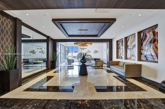 Building Photo - 20515 E Country Club Dr