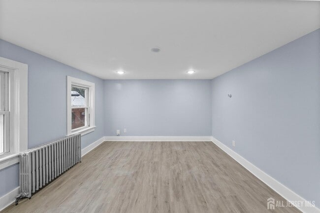 Building Photo - 6 1st Ave