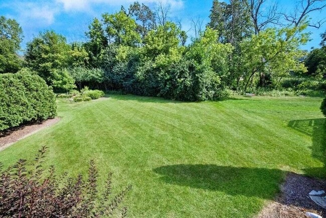 Building Photo - W162N5492 Westwind Dr