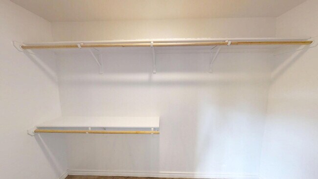 Building Photo - 130 Wind Ridge Dr