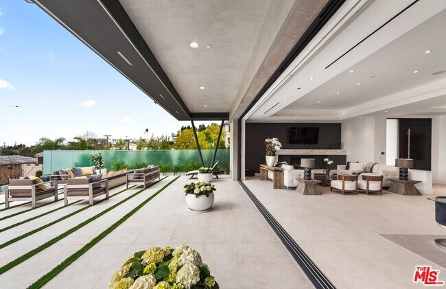 Building Photo - 2030 Talmadge St