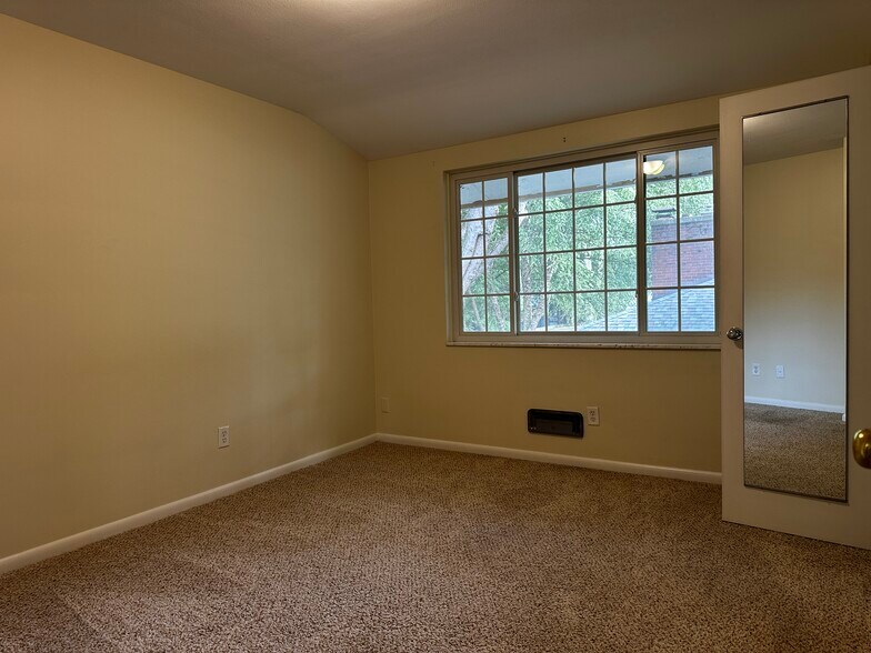 2nd Bedroom - 3030 Hardale Blvd