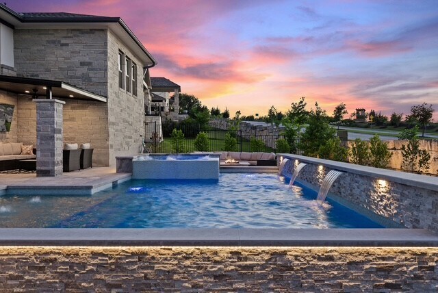 Building Photo - 402 San Donato Dr