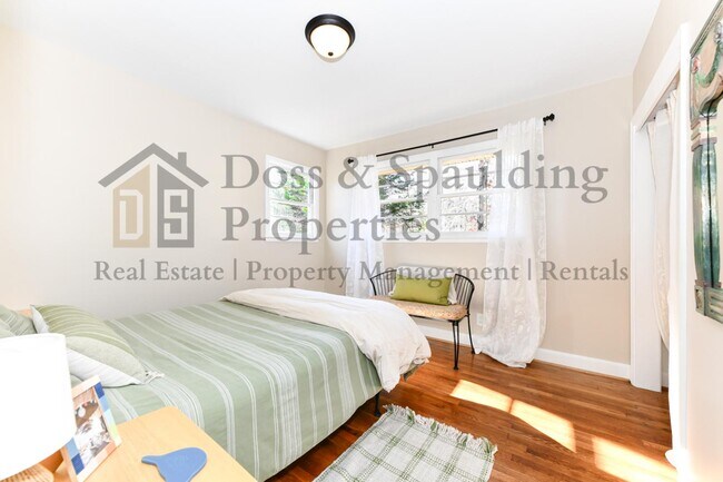 Building Photo - 4202 Henderson Rd