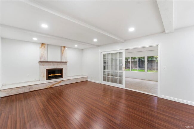 Building Photo - 10000 Hanna Ave