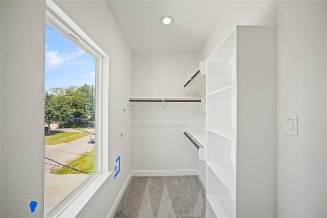 Building Photo - 3415 Redbud St