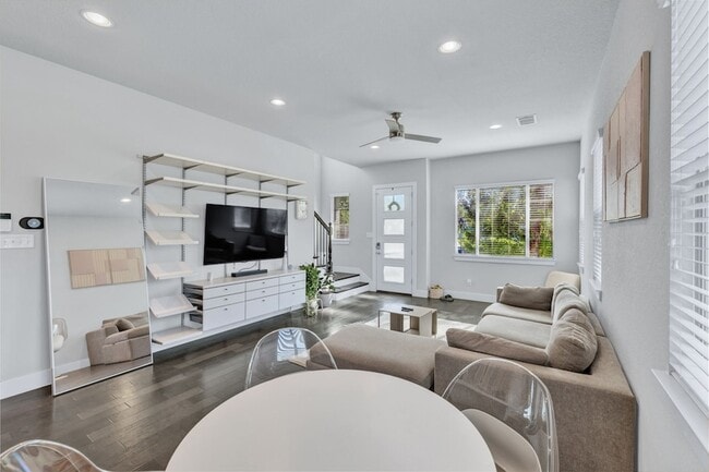 Building Photo - 228 Wimberly St