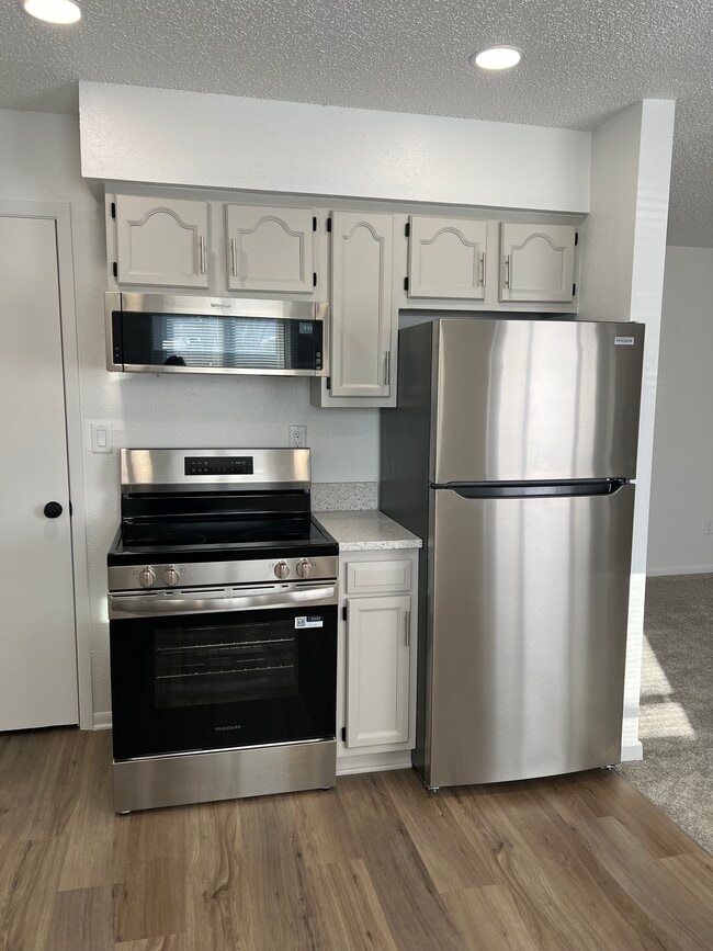 Building Photo - 5324 Jennifer Dr