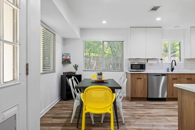 Building Photo - 5105 Galen Ct