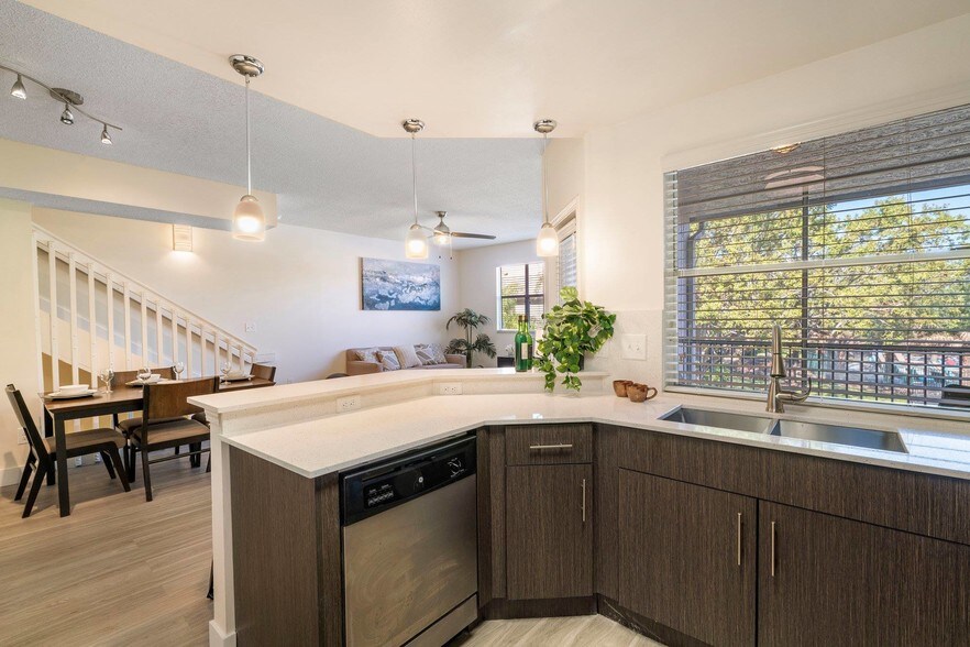 Windsor Castle Townhomes 3400 Coral Springs Dr Coral Springs FL