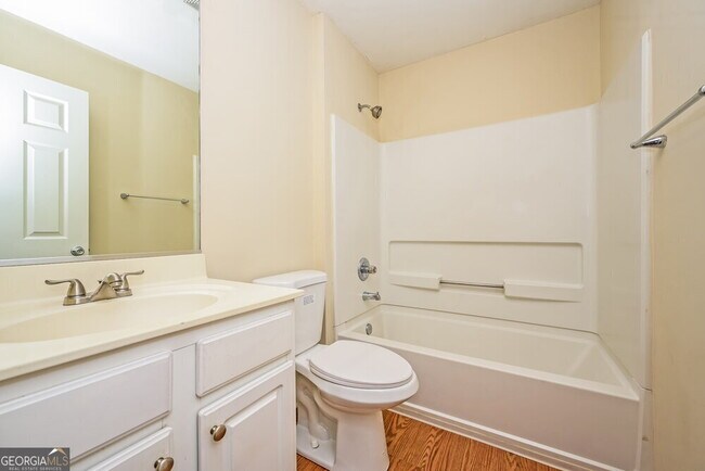 Building Photo - 129 Lantana Dr