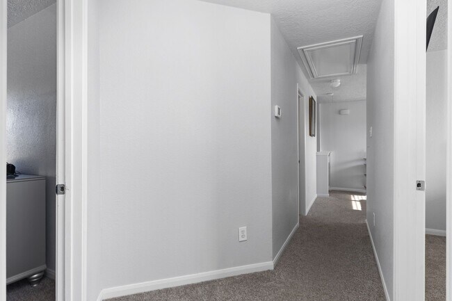 Building Photo - 29326 Legends Green Dr