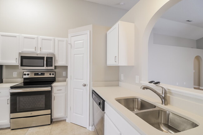 Building Photo - 7661 Harbor Bend Cir