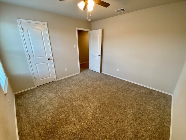 Building Photo - 13832 Rock Island Trl