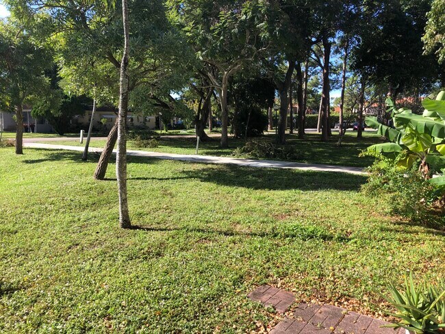 Building Photo - 421 SW Natura Ave