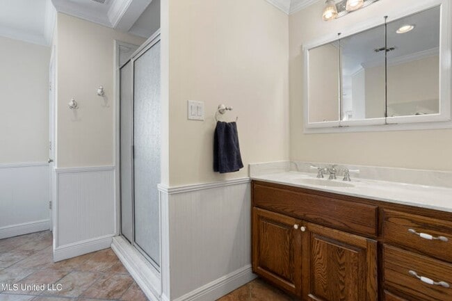 Building Photo - 550 Mockingbird Dr