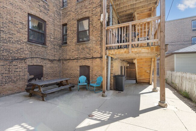 Building Photo - Spacious Lincoln Square