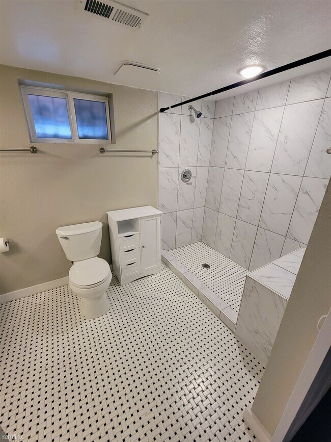 Building Photo - 3 br, 2 bath House - 3326 Steele Street