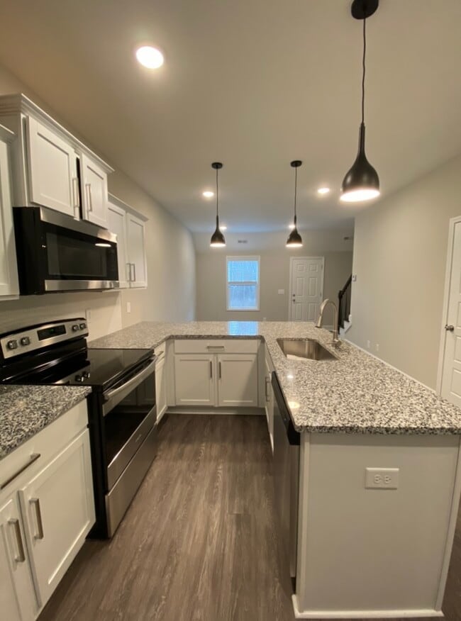 Building Photo - 1023 Glenkirk Dr