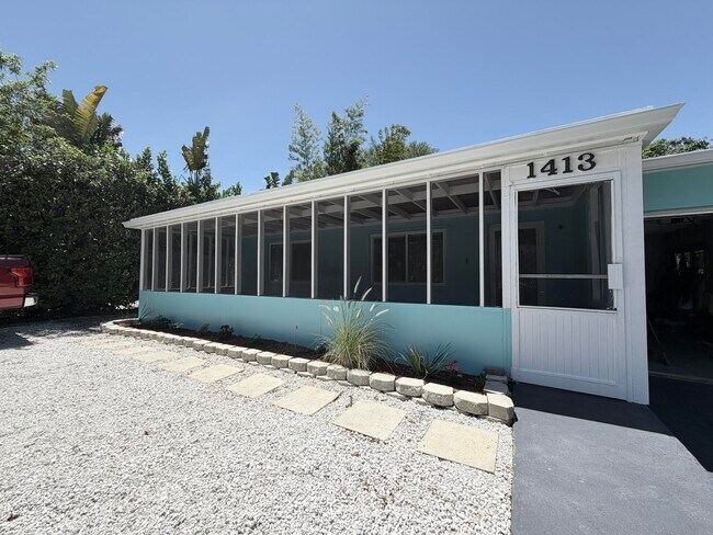Building Photo - 1413 SW 23rd Ave