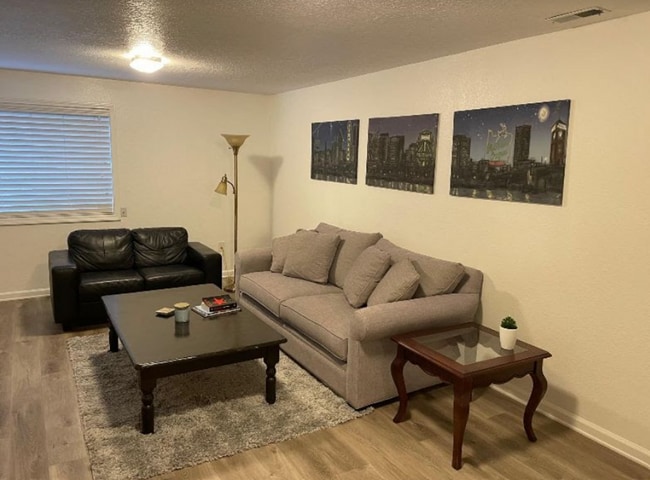 Building Photo - Furnished 2BD/1BTH