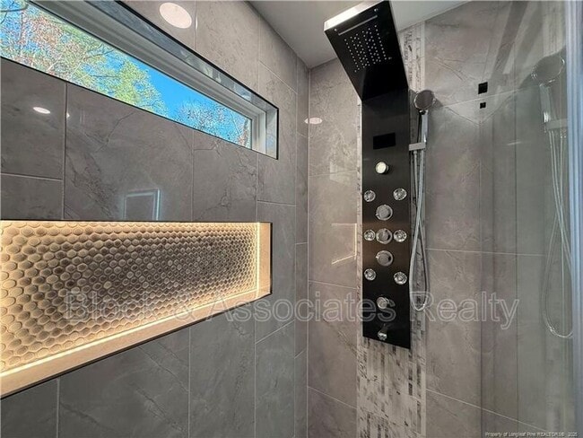 Building Photo - 1610 N Stonegate Dr