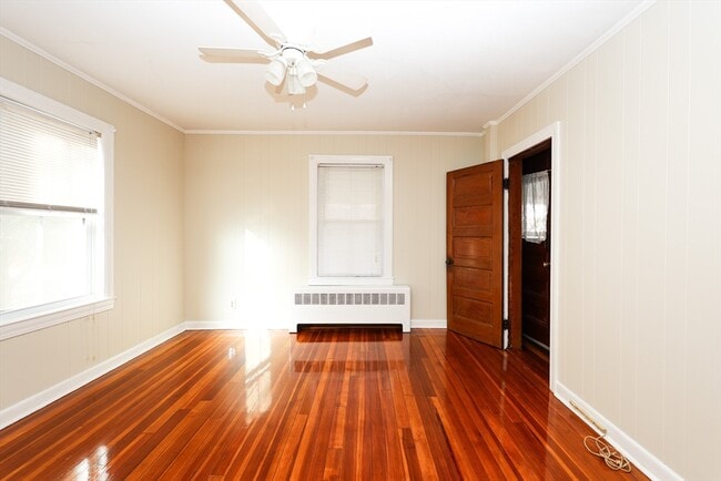 Building Photo - 354 Pond St