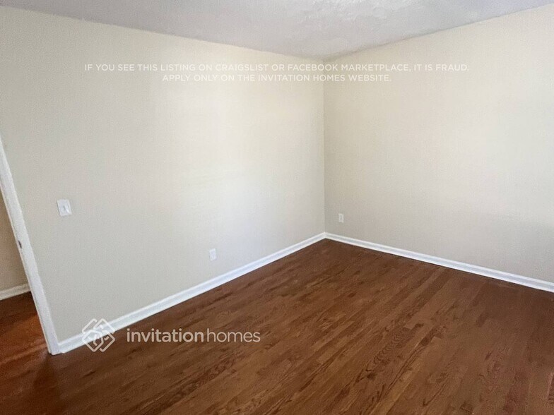 Building Photo - 125 Astwood Ct