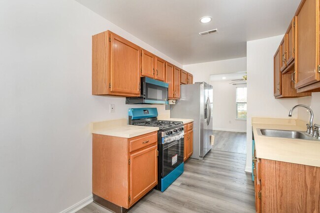 Building Photo - 6212 Spring Knoll Dr